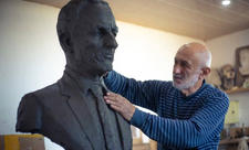 Görkəmli arxeoloqun büstü hazırlanır