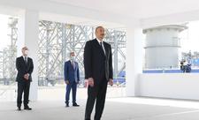 Prezident İlham Əliyev: Bu gün ölkə iqtisadiyyatının əsas hissəsi neft-qaz sektoru ilə bağlıdır və uzun illər belə olacaq