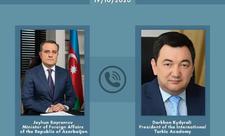 Ceyhun Bayramovla Beynəlxalq Türk Akademiyasının prezidenti arasında telefon danışığı olub