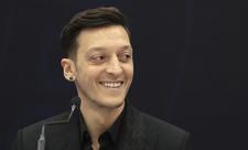 Məsut Özil: “Azərbaycana getmək istəyərəm”
