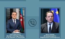 Ceyhun Bayramovla Aİ-nin Qonşuluq və Genişlənmə üzrə Komissarı arasında telefon danışığı olub