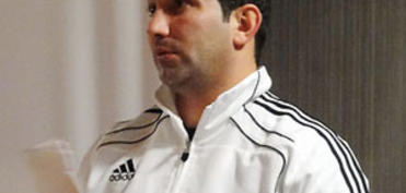 “Hakim 90 dəqiqə oyunu “naqruzka”da idarə edir”