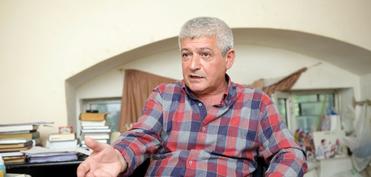 “Ədəbiyyatımız gerçəklikdən qaçmaqla məşğuldur”