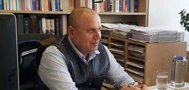 Türkiyəli şərhçi: “Türkiyədən sərmayə çıxır, yenisi gəlmir, nəticədə məzənnə yüksəlir”