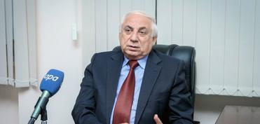 “İctimai yerdə siqaret çəkmək tərbiyəsizlikdir”