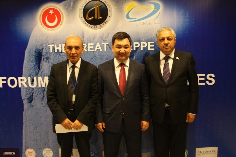Astanada “Böyük  Çöl“ I Sosial Elmlər Forumu keçirilib
