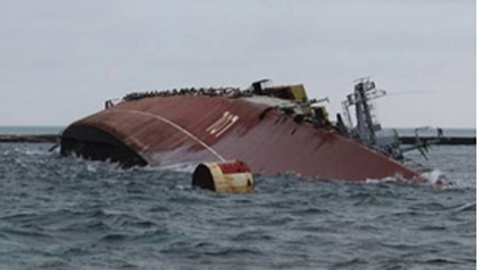 Rus hərbçiləri Krımda hərbi gəmini batırdılar
