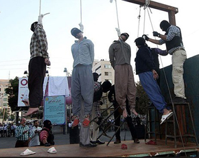 İran dörd gənci edam etdi