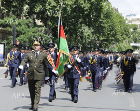 Respublika günü hərbi yürüş