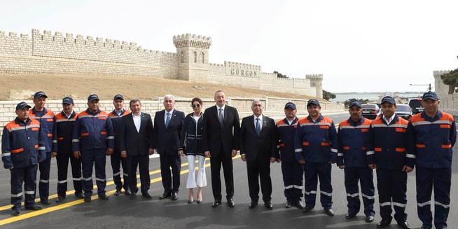 Prezident İlham Əliyev Pirallahıda yeni körpünün açılışında iştirak edib