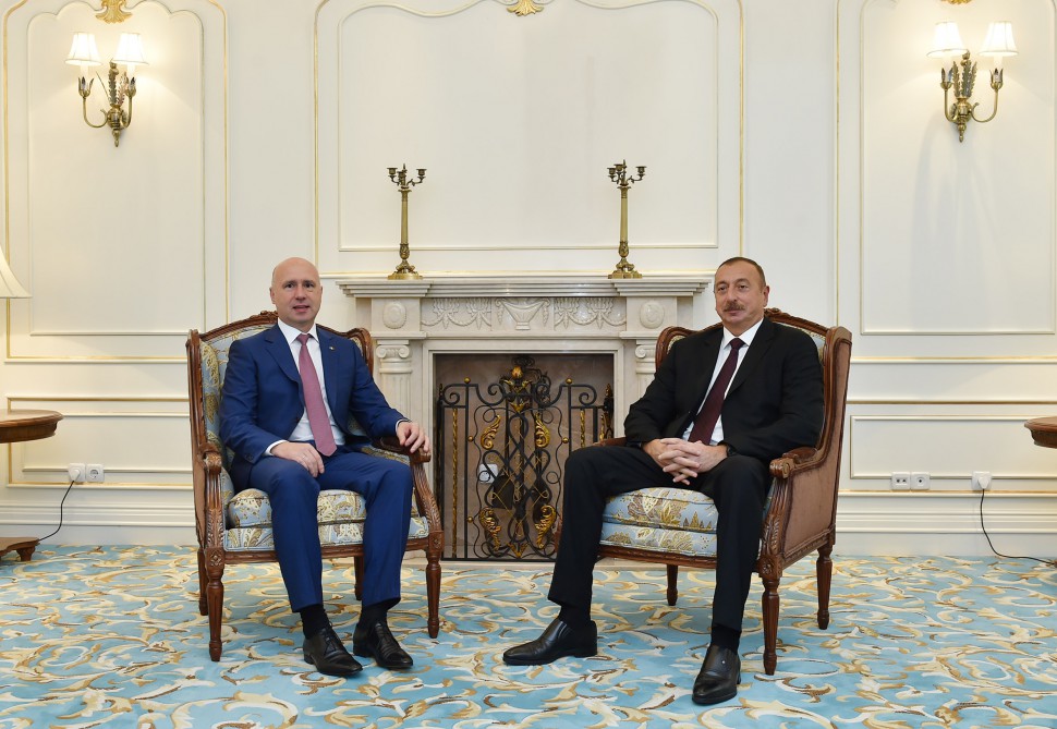 Azərbaycan prezidenti Moldova baş naziri ilə görüşüb