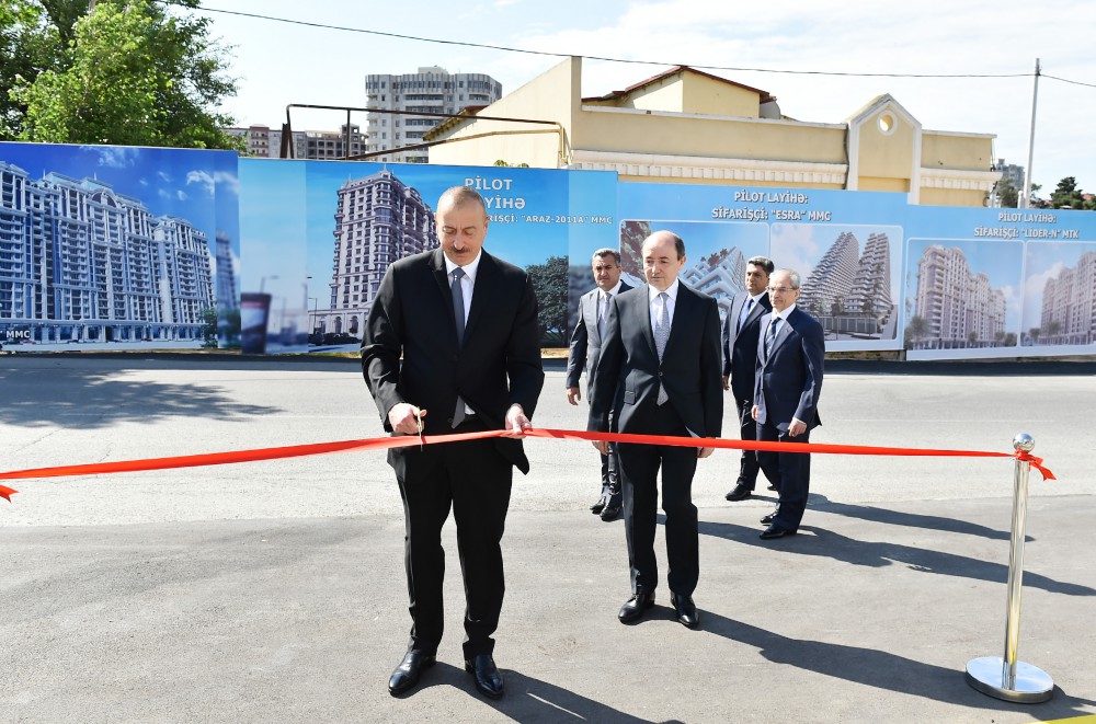 Prezident Nərimanov Rayon Məhkəməsinin yeni binasının açılışında iştirak edib