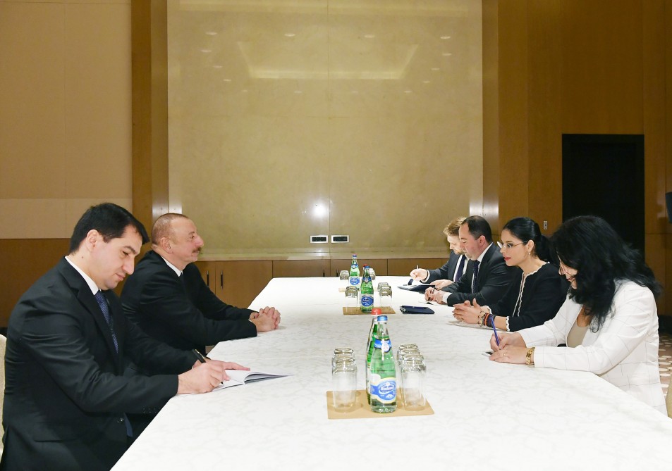 Prezident İlham Əliyev Rumıniyanın Baş nazirinin müavini ilə görüşüb