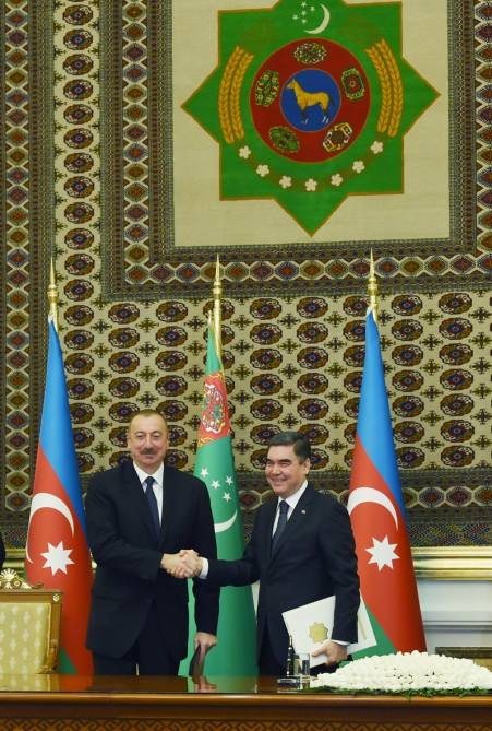 Azərbaycanla Türkmənistan arasında 21 sənəd imzalanıb