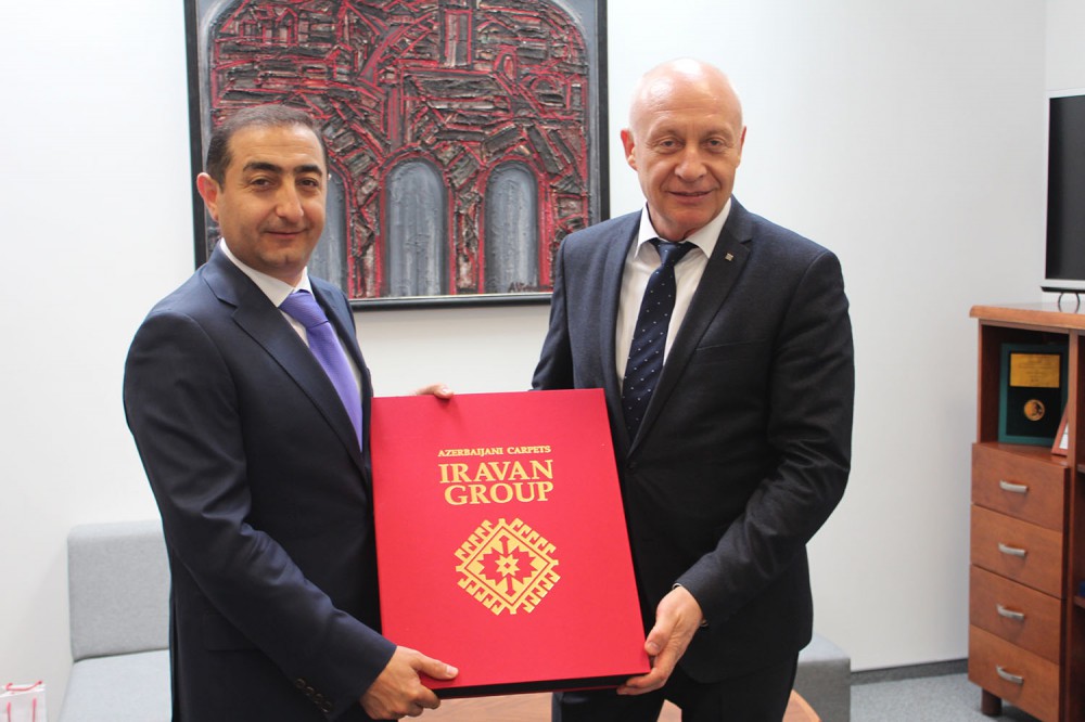 Litva Milli Kitabxanasına Azərbaycana aid kitablar hədiyyə edilib