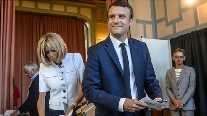 Fransada parlament seçkilərində Makronun partiyası qalib gəlib