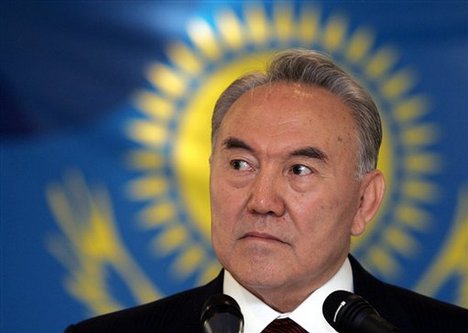 Nazarbayev narahatdır