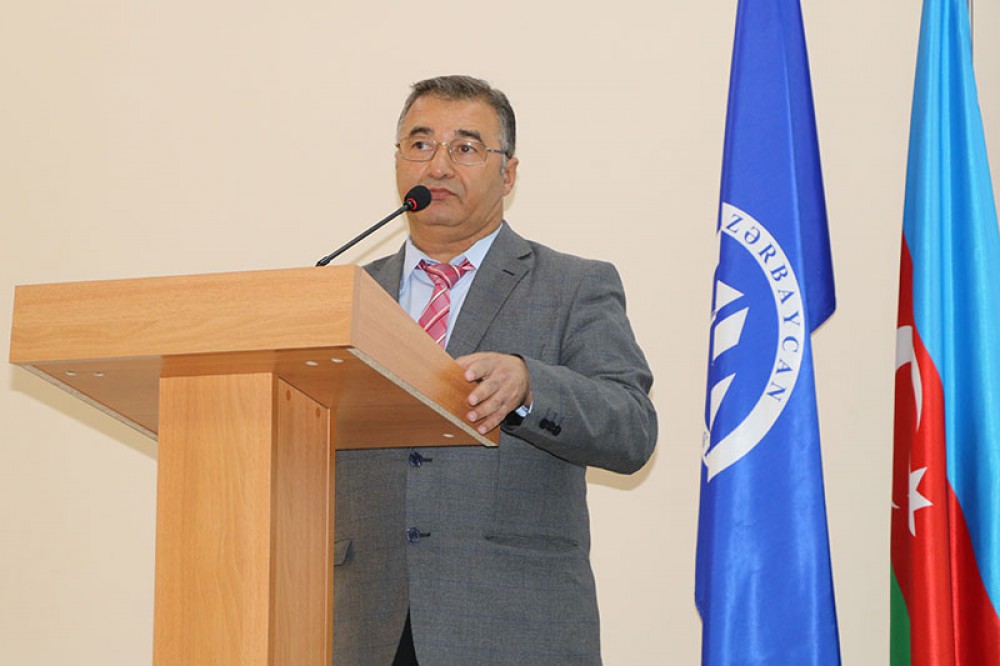 Nəsiman Yaqublu Azərbaycan Universitetində Cümhuriyyət haqqında mühazirə oxuyub