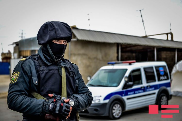 54 polis əməkdaşı xidməti vəzifəsini yerinə yetirərkən yaralanıb
