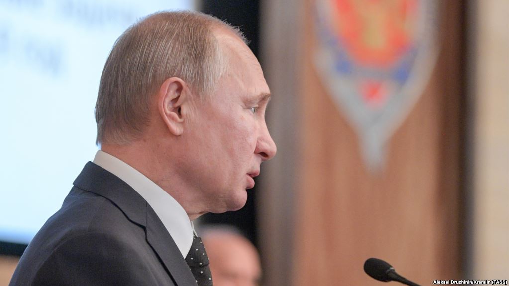 Putin Rusiya kəşfiyyatçılarını ayıq olmağa çağırdı