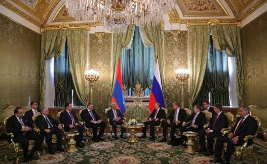 Putin Sarkisyanla Qarabağdan danışıb