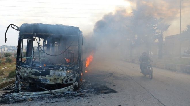 Qiyamçılar təxliyə avtobuslarını yandırıb