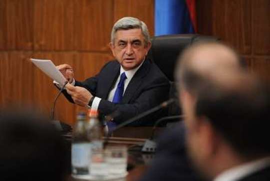 Ermənistan hakimiyyətində parçalanma
