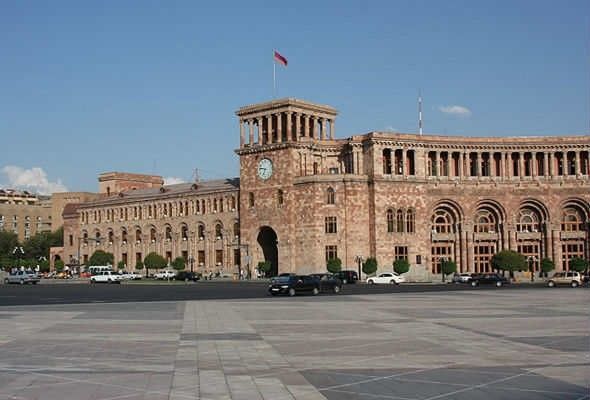 Ermənistanda müəllimlər Paşinyanın mitinqində iştirakdan imtina edir