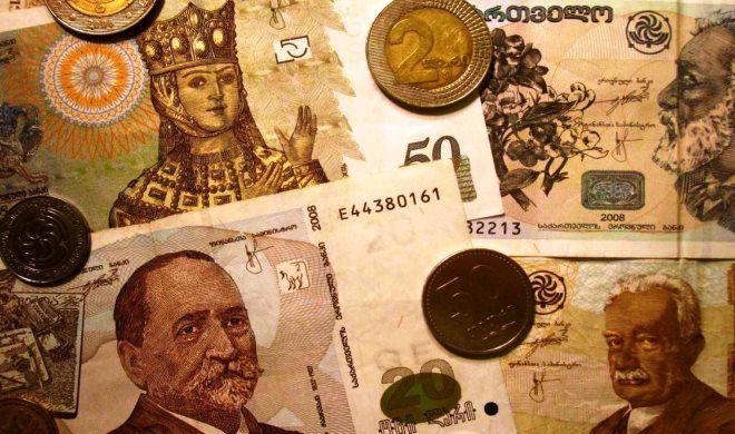 Gürcüstan Milli Bankı rezervlərini satışa çıxardı