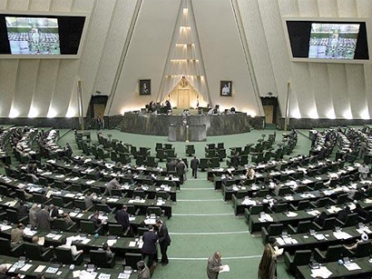 İran parlamenti ABŞ-a qarşı sanksiyaları düşünür
