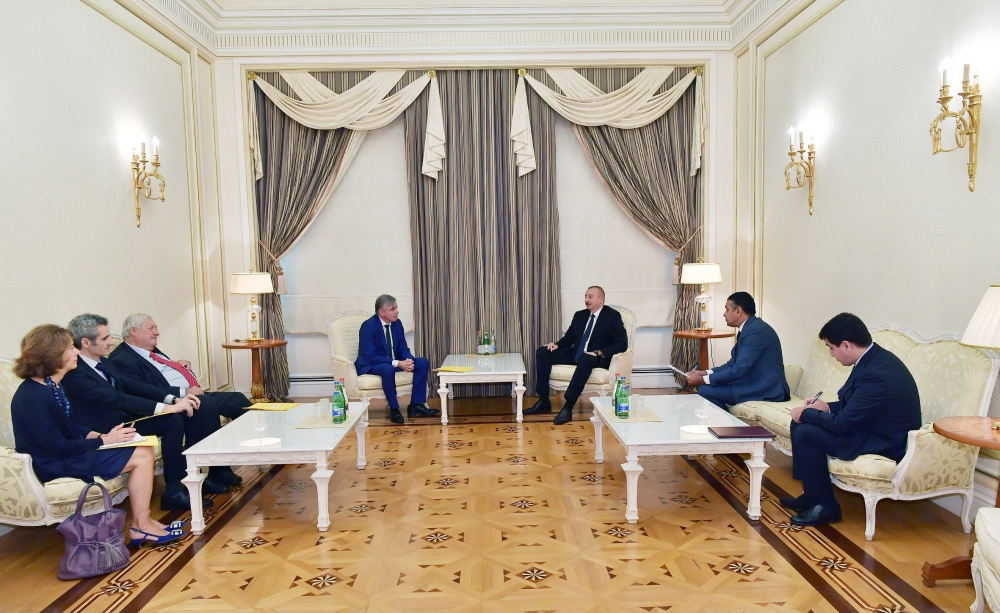 Prezident Fransa Senatının Fransa-Qafqaz dostluq qrupu sədrini qəbul edib