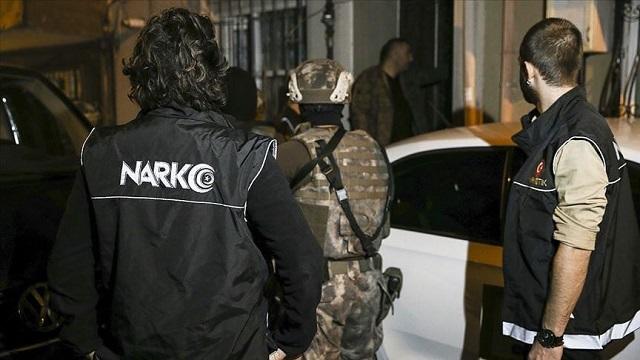 Türkiyədə banka silahlı hücum: əməkdaşlar girov götürüldü