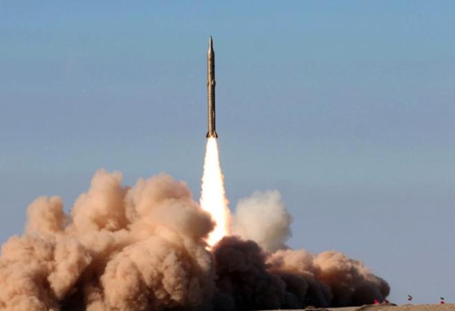 Şimali Koreya iki ballistik raket atdı