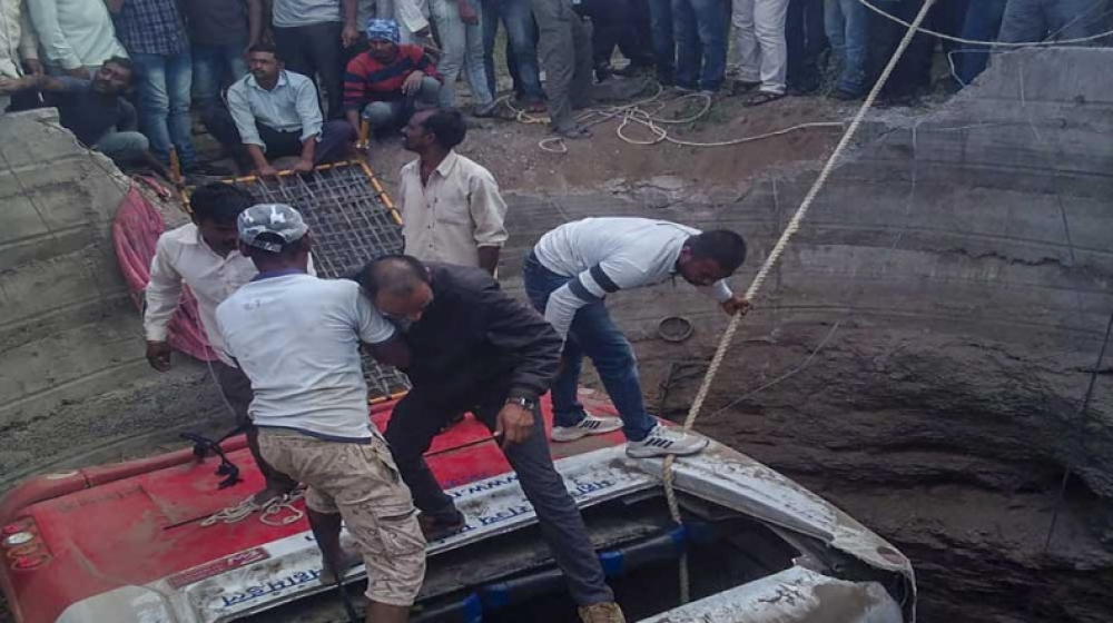 Hindistanda avtobus qəzası: 26 nəfər ölüb, 30 nəfər yaralanıb