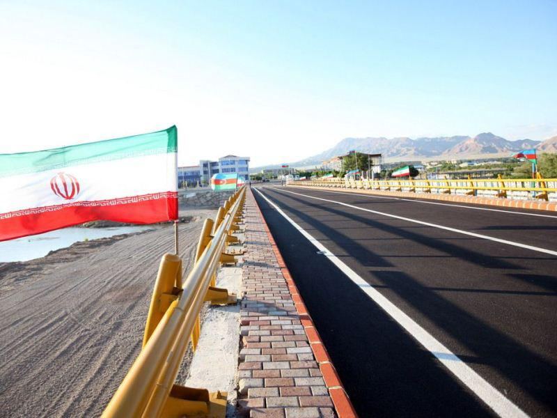 İran iqtisadiyyatını qorumağa çalışır