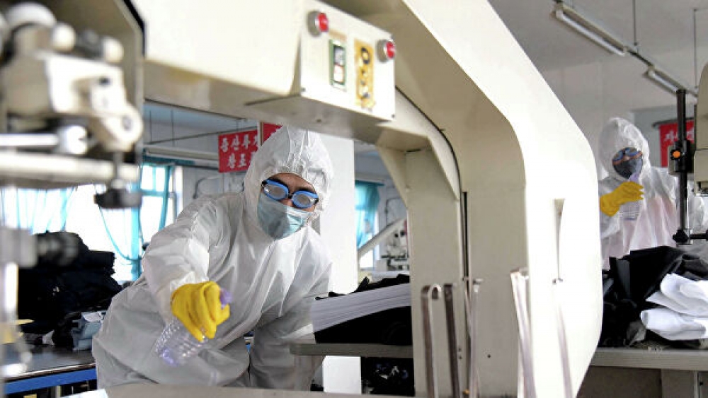Şimali Koreyada koronavirusa qarşı nanoörtüklü maska hazırlanıb