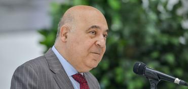 Putin Çingiz Abdullayevi "Dostluq" ordeni ilə təltif edib