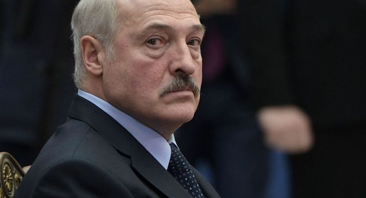Lukaşenko vətəndaşları arxayınlaşmamağa çağırıb