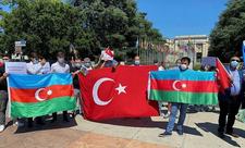 Azərbaycanlılar BMT-nin qərargahı qarşısında etiraz aksiyası keçiriblər - FOTO