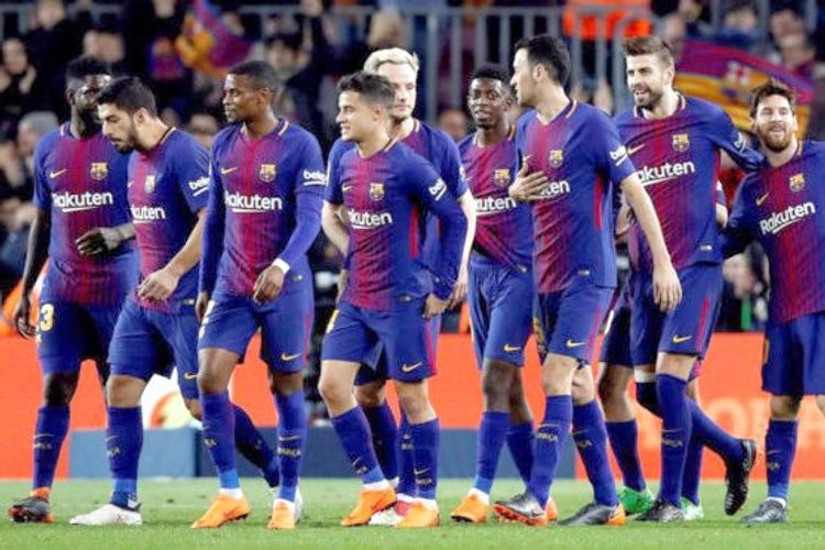 "Barselona" 12 futbolçusunu satır