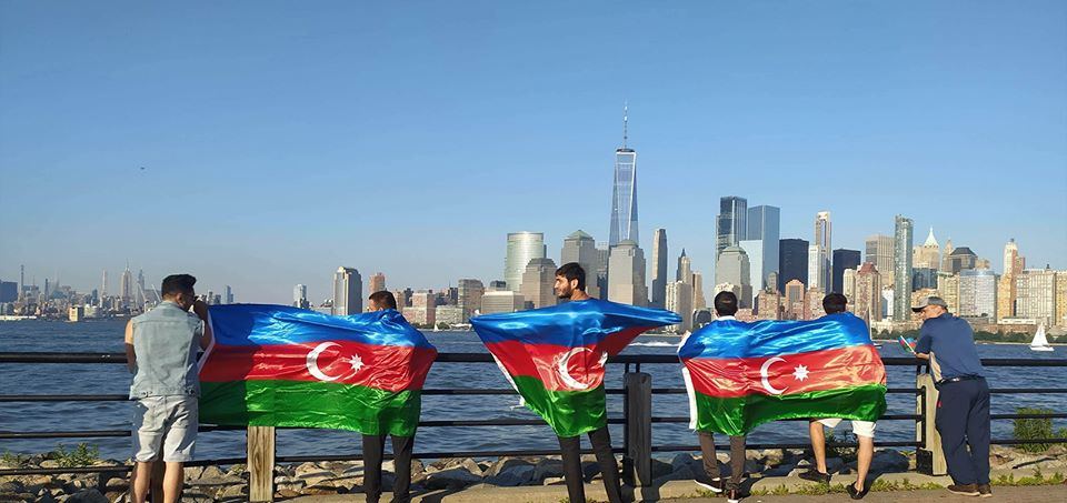 Nyu-York səmasına "Qarabağ Azərbaycandır!" yazılıb - FOTO