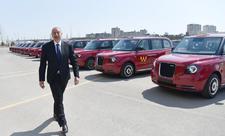 Prezident İlham Əliyev Bakıya gətirilmiş TX modelli yeni "London taksi"ləri ilə tanış olub