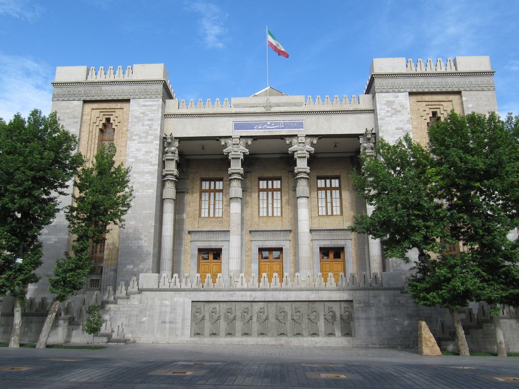 İran XİN: Ermənistan hərbçiləri işğal olunmuş şəhərlərdən çıxmalıdır