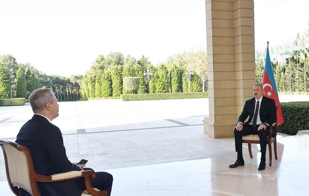 Prezident İlham Əliyev Moskva danışıqları barədə: Biz onlardan danışıqlar masası arxasında tam təslim olmalarını tələb etdik