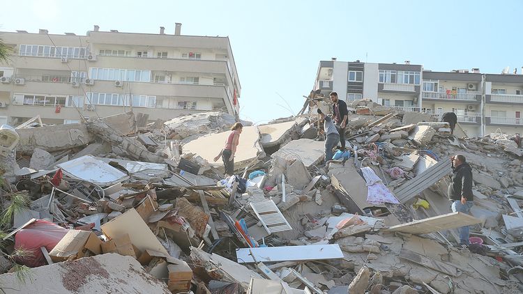 İzmirdə zəlzələ nəticəsində 4 nəfər ölüb, 120 nəfər yaralanıb