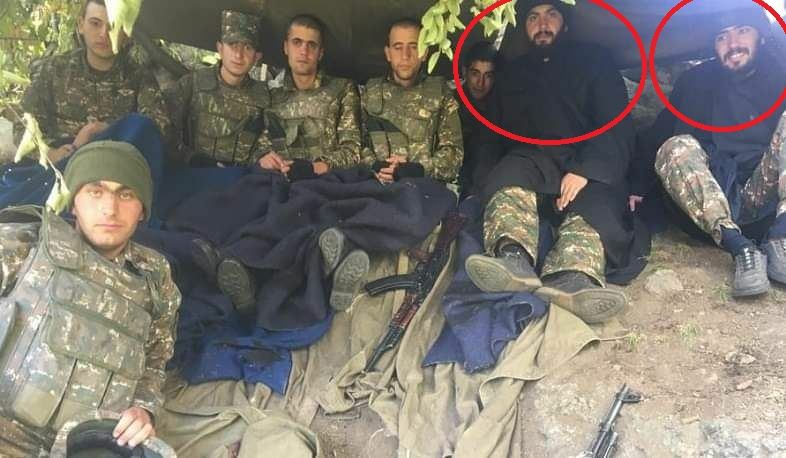 Ermənistan ordusunda keşişlər də döyüşür - FOTOFAKT