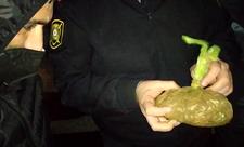 Xırdalanda komendant postundan külli miqdarda heroin keçirmək istəyən şəxs saxlanılıb - FOTO/VİDEO