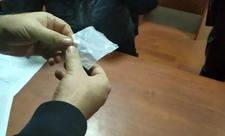 Xırdalanda komendant postundan külli miqdarda heroin keçirmək istəyən şəxs saxlanılıb - FOTO/VİDEO