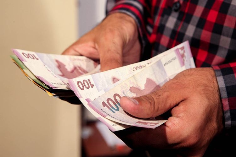 Azərbaycan əhalisinin nominal gəlirləri 4% azalıb