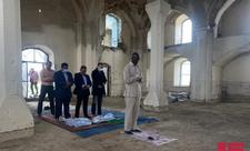 İƏT Təmas Qrupuna daxil olan ölkələrin daimi nümayəndələri Ağdam Cümə məscidində namaz qılıb